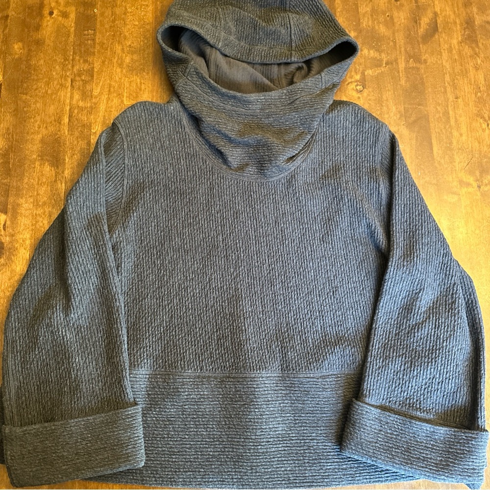 Lululemon‎ M/L Textued Gray Sweater Oversized Boxy Cowl Hood Sporty Cozy Travel